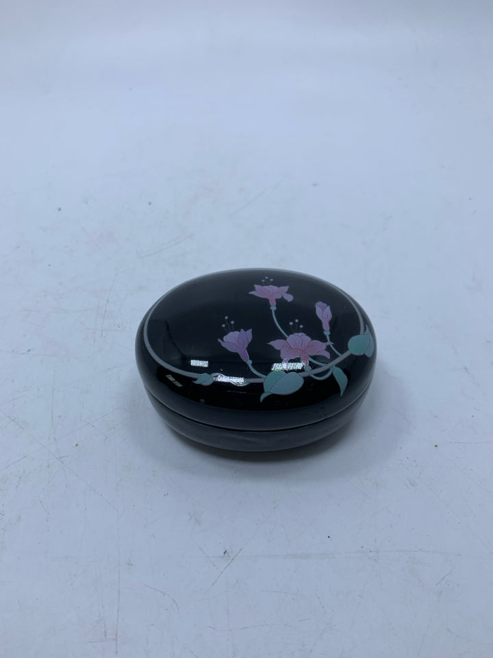 SMALL PINK FLOWERS TRINKET BOX.