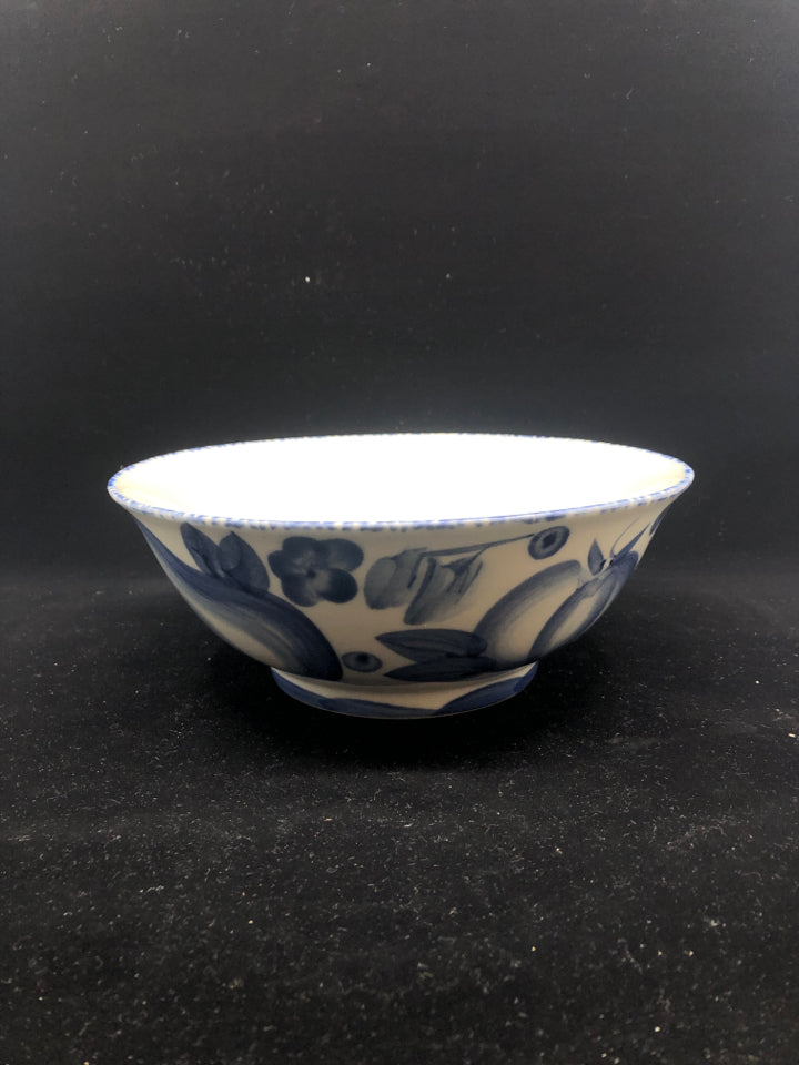 BLUE AND WHITE FRUIT BOWL.