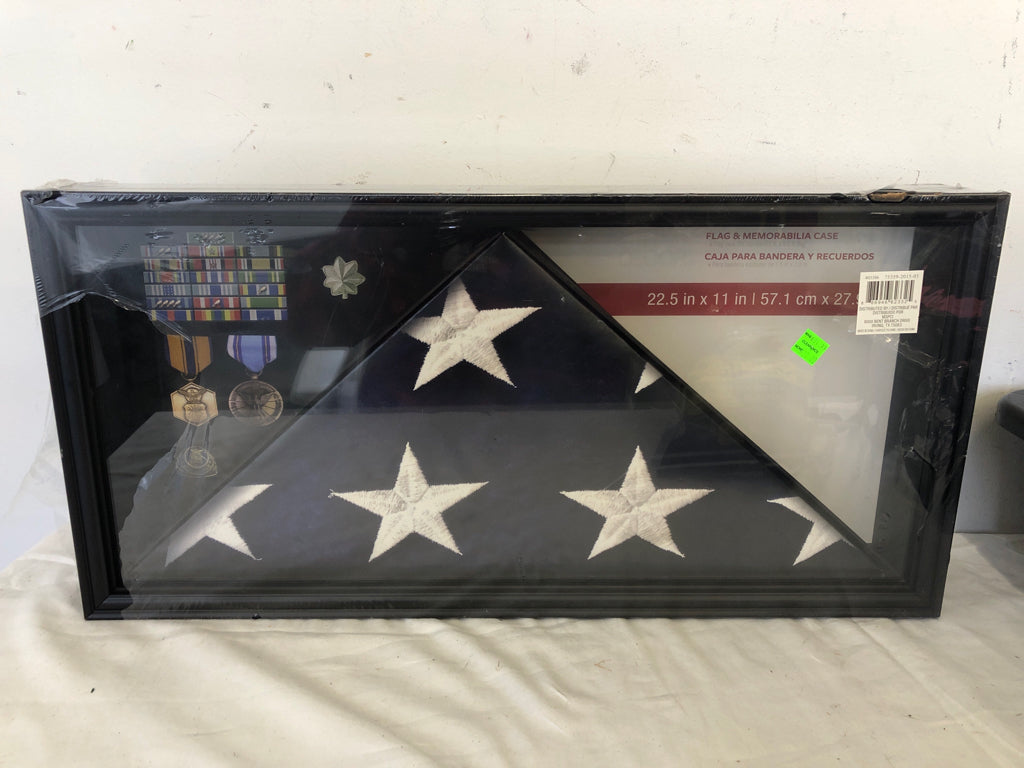 NIP FLAG & MEMORABILIA CASE.