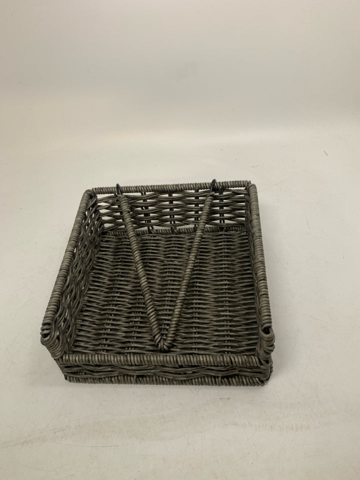 PLASTIC WOVEN NAPKIN HOLDER W/ WEIGHT.