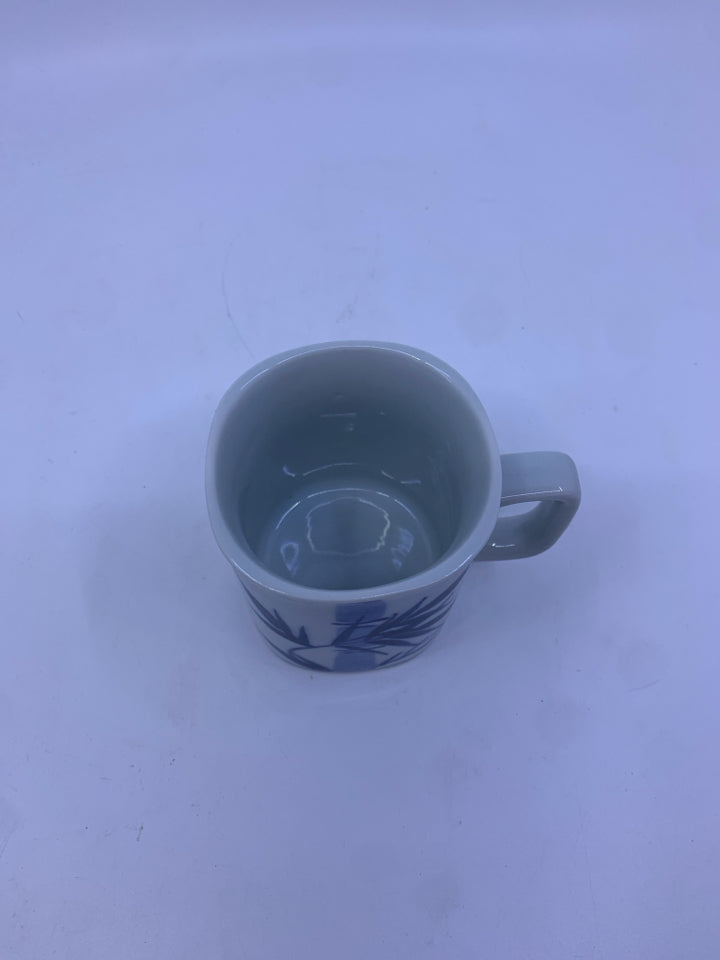 LIGHT BLUE ASIAN STYLE MUG W BAMBOO.