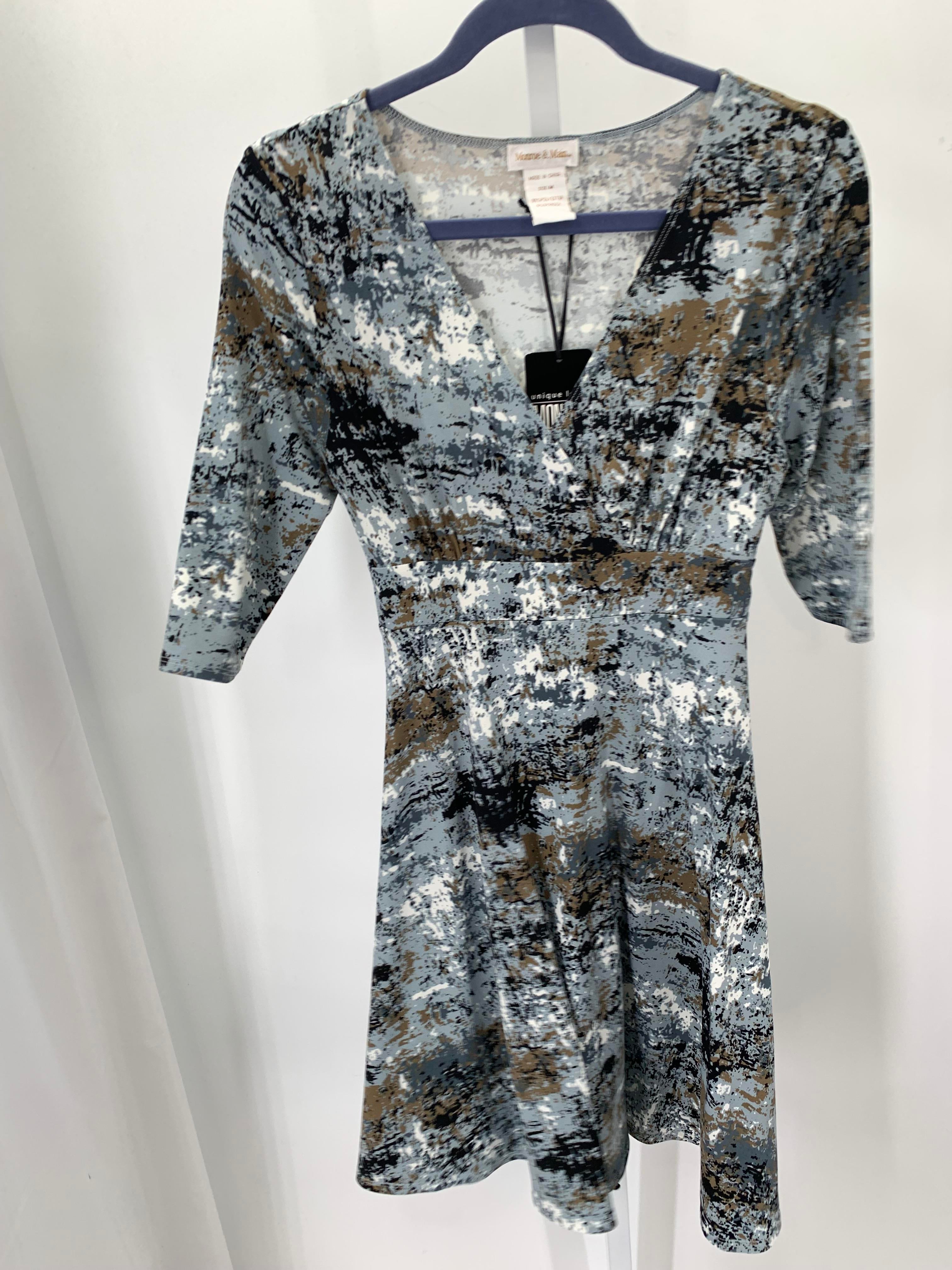 Size Medium Misses Short Sleeve Dress