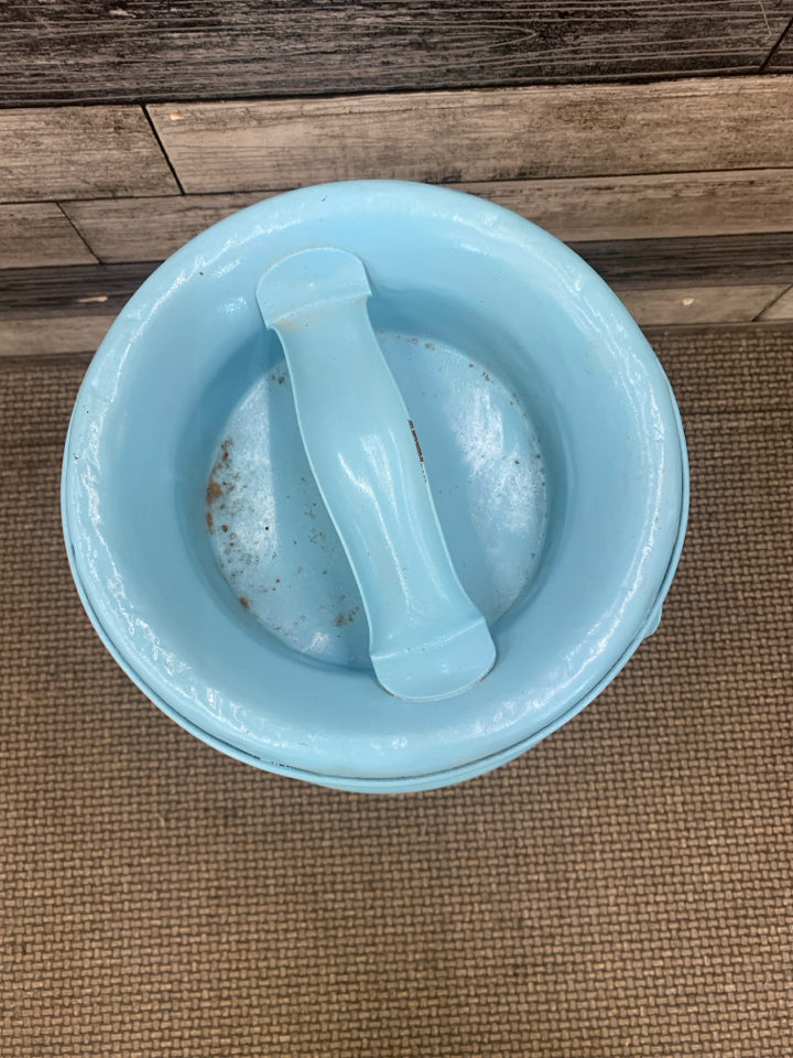 LIGHT BLUE HEAVY METAL GIBSON VILLAGE MILK CAN.