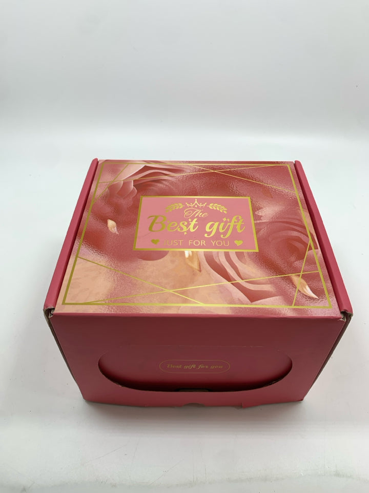 3PC PINK GIFT SET IN BOX.