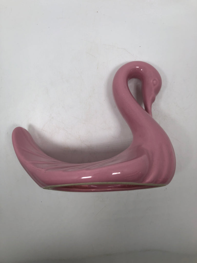 PINK SWAN TOWEL HOLDER.