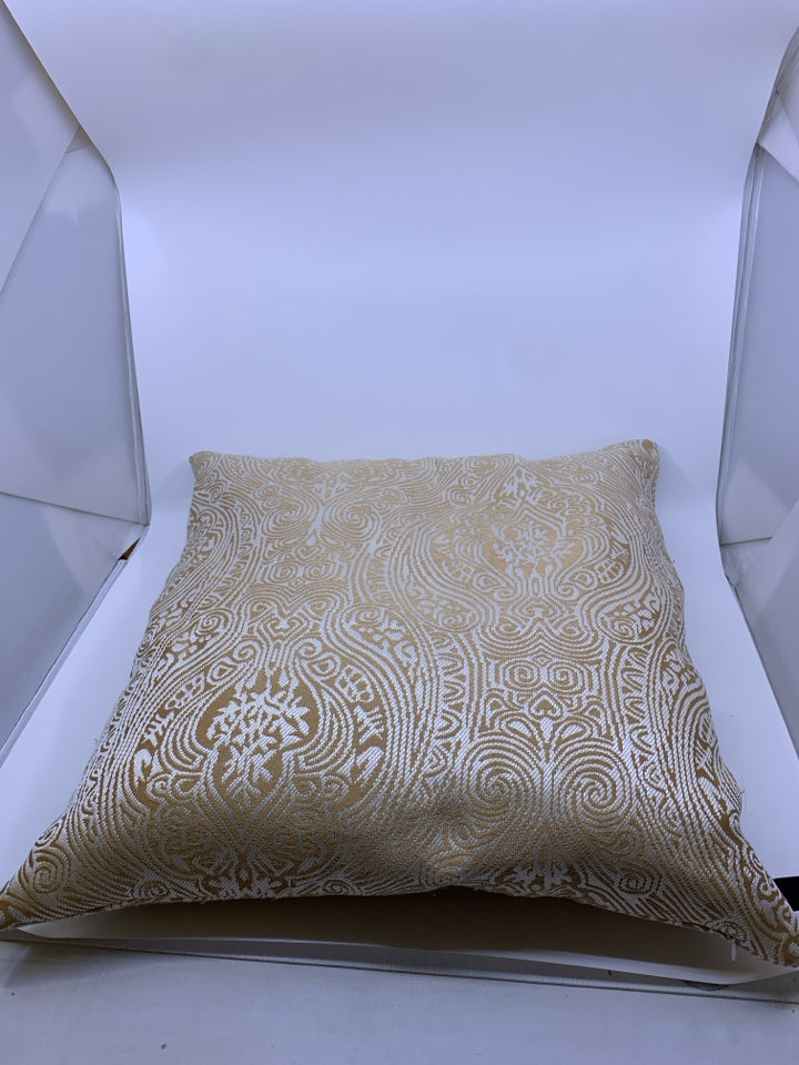 TAN WHITE SCROLL SQUARE PILLOW.