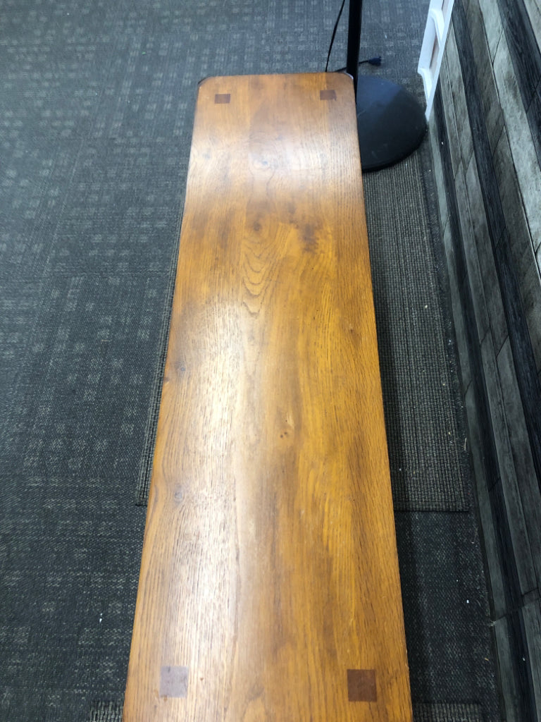 HEAVY MAPLE WOOD BENCH.