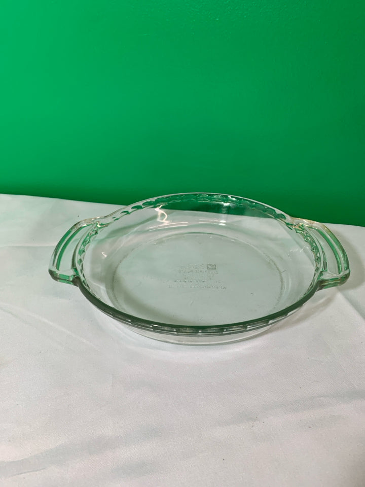 ANCHOR HOCKING DEEP PIE DISH.