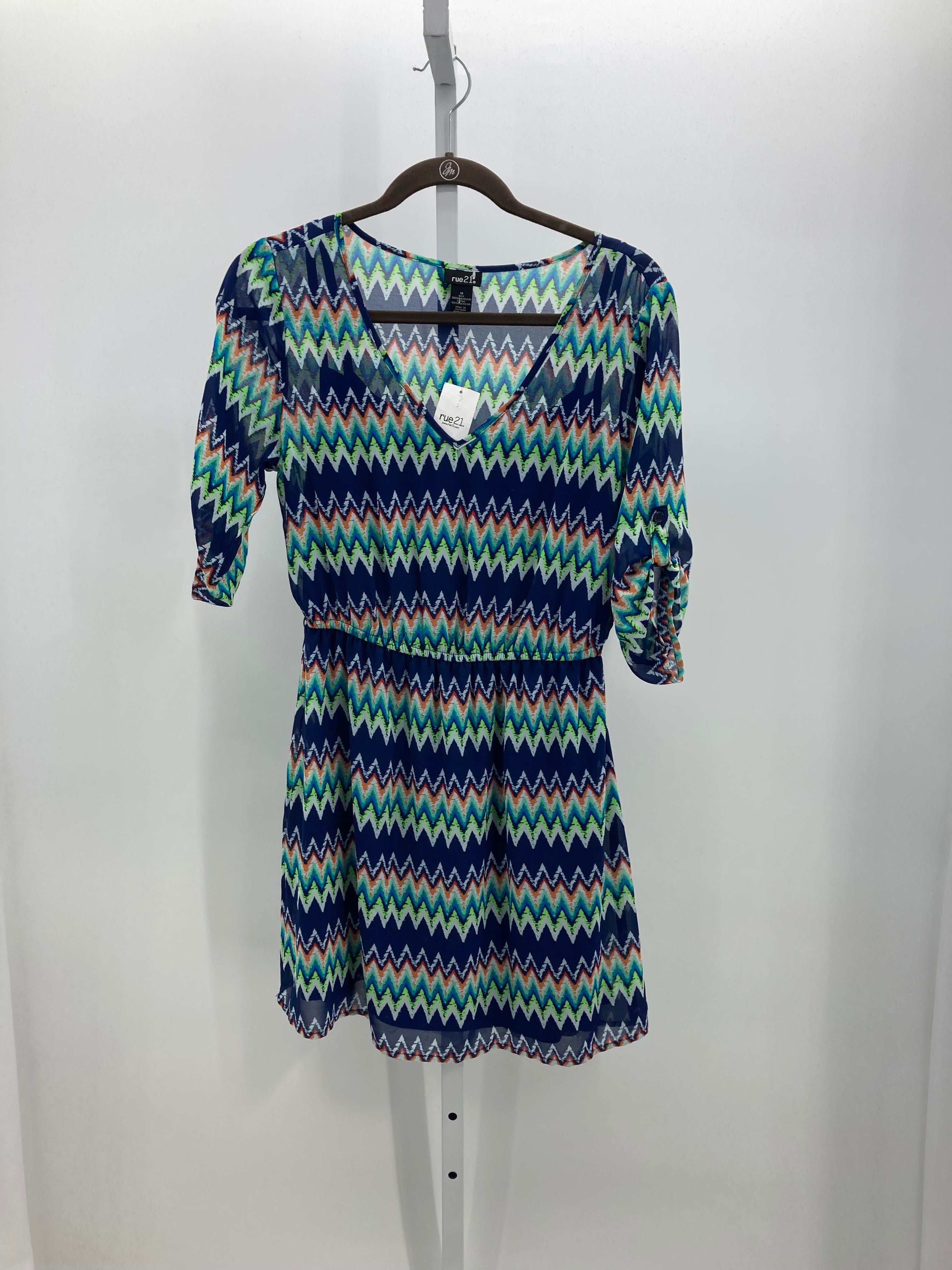 rue21 Size Medium Juniors Short Sleeve Dress