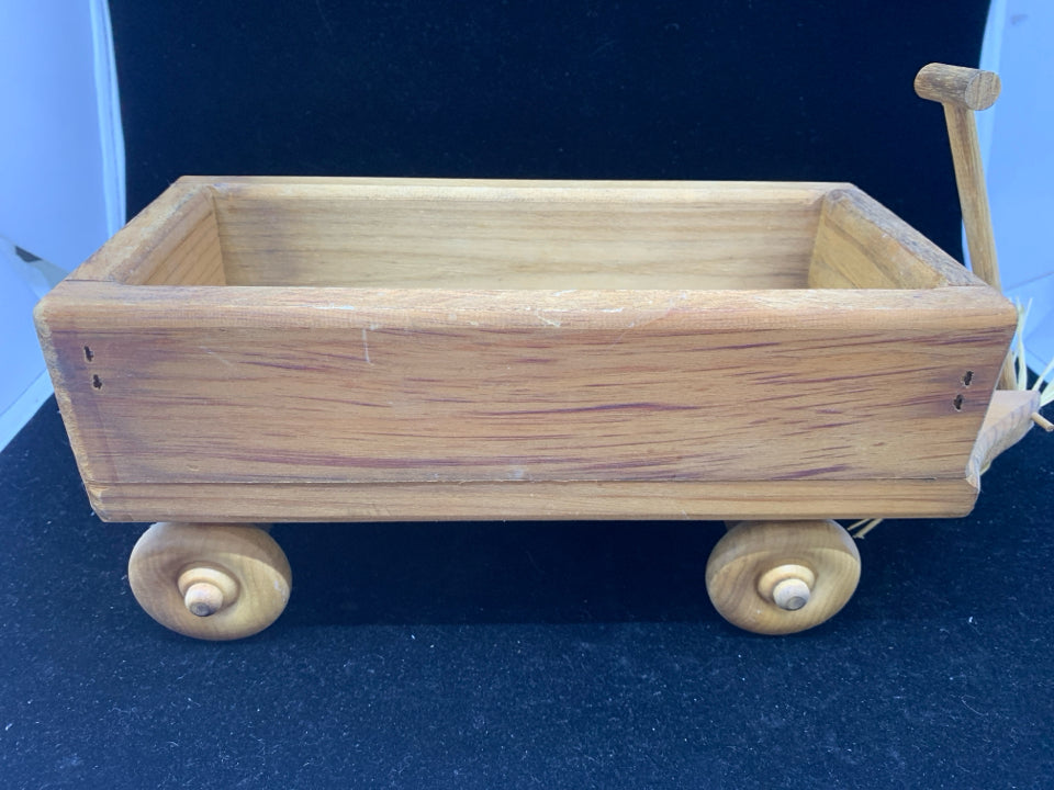 VTG I HEART SANTA DECORATIVE WAGON.