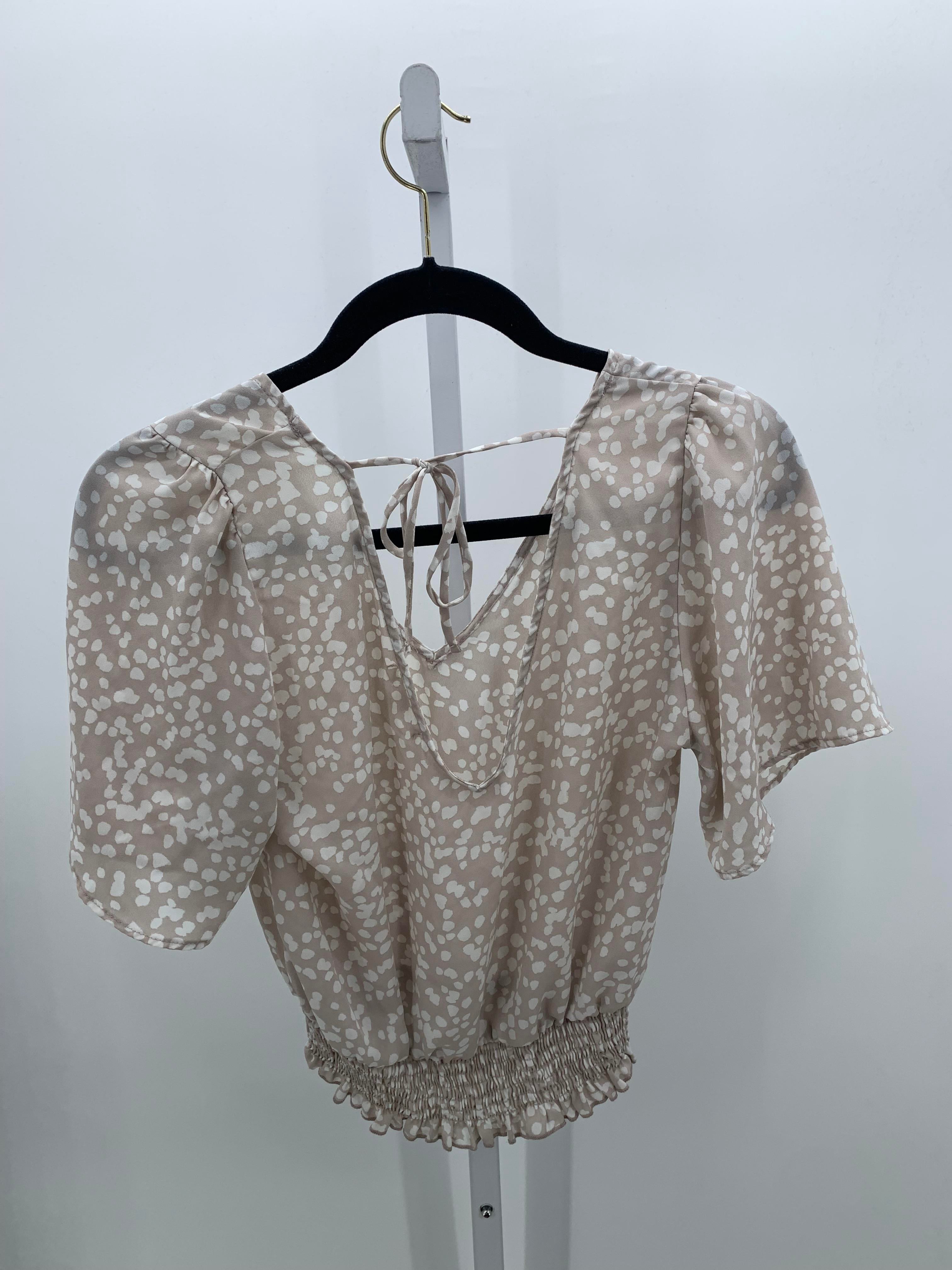 Size Small Juniors Short Sleeve Shirt