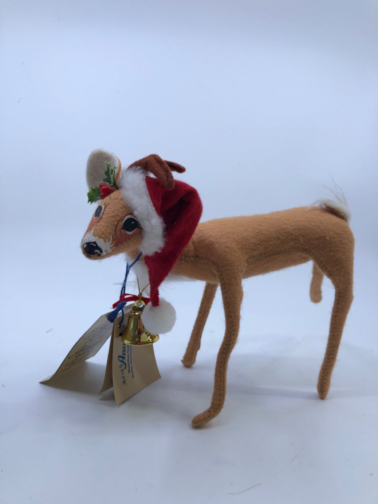 ANNA LEE REINDEER FIGURE.