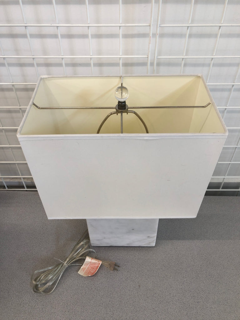 HEAVY SQUARE BASE MARBLE LAMP.