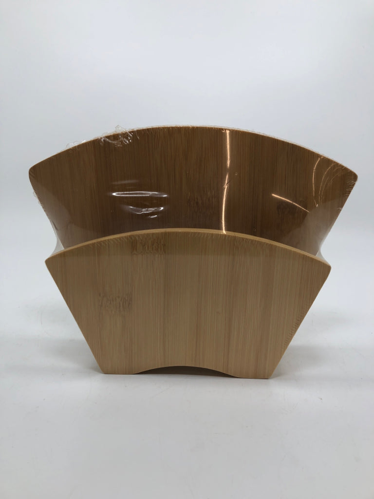 NIP BAMBOO NAPKIN HOLDER.
