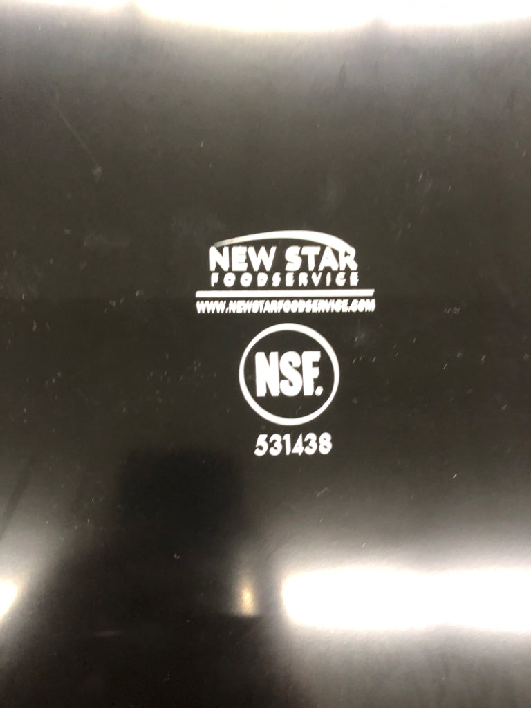 2 NEW STAR FOOD SERVICE TRAYS + DRK WOOD STAND.