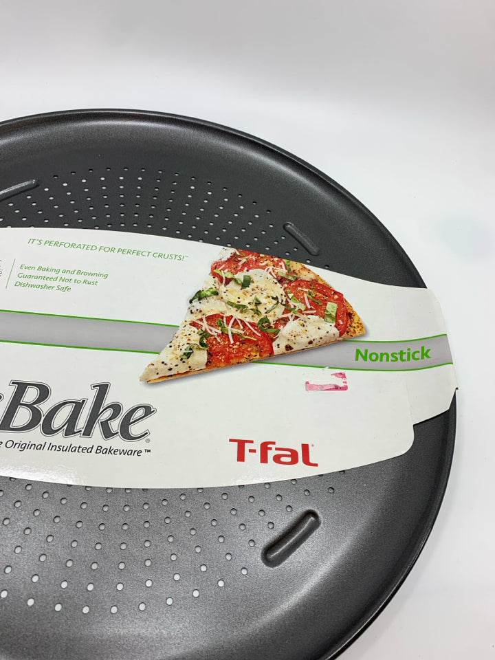 NWT AIR BAKE PIZZA PAN.