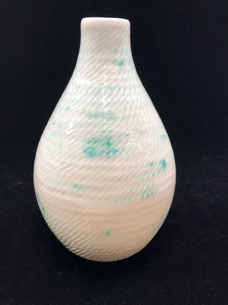 CARA WHITE AQUA VASE.