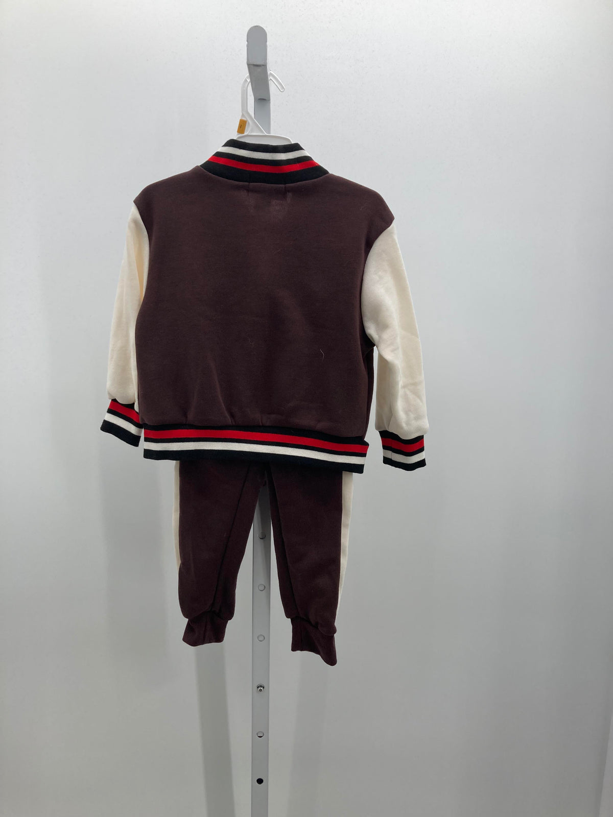 CLASSIC SNAPS JACKET AND PANTS.