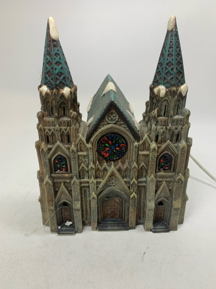 O'WELL LIGHT CATHEDRAL GOTHIC CHRISTMAS CHURCH.