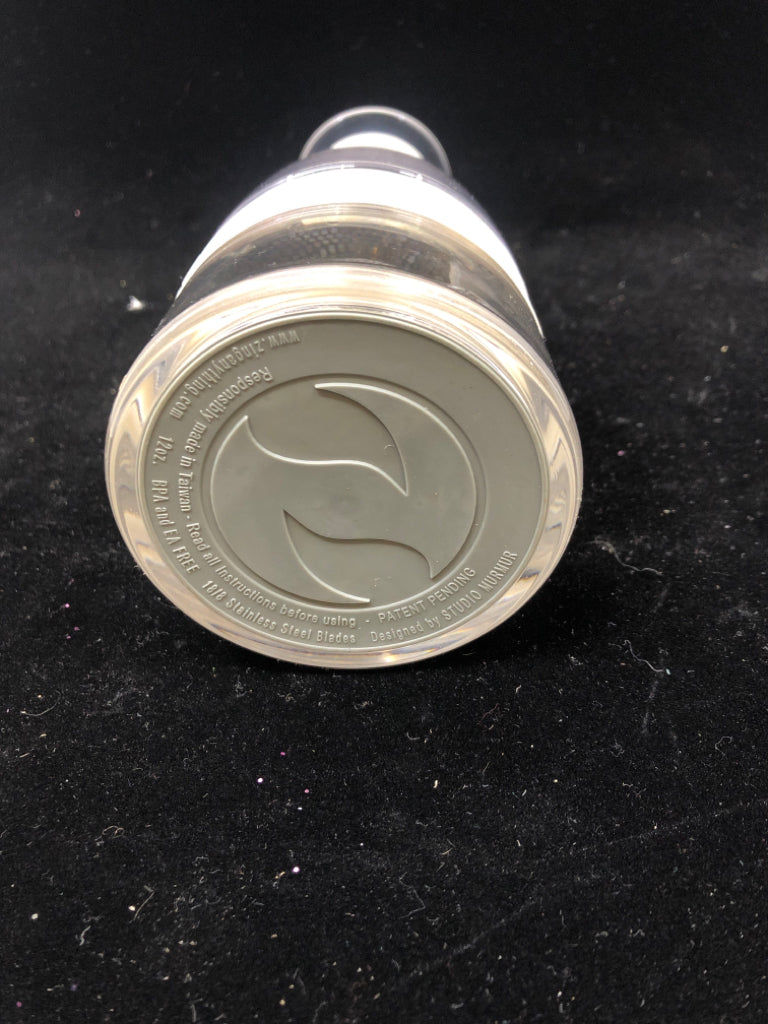 SALAD DRESSING MIXER & BLENDER-SALAD ZINGER.