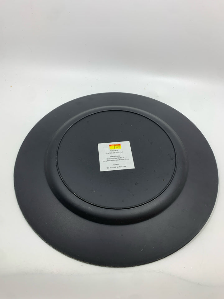 6 TEAL CHARGER PLATES.
