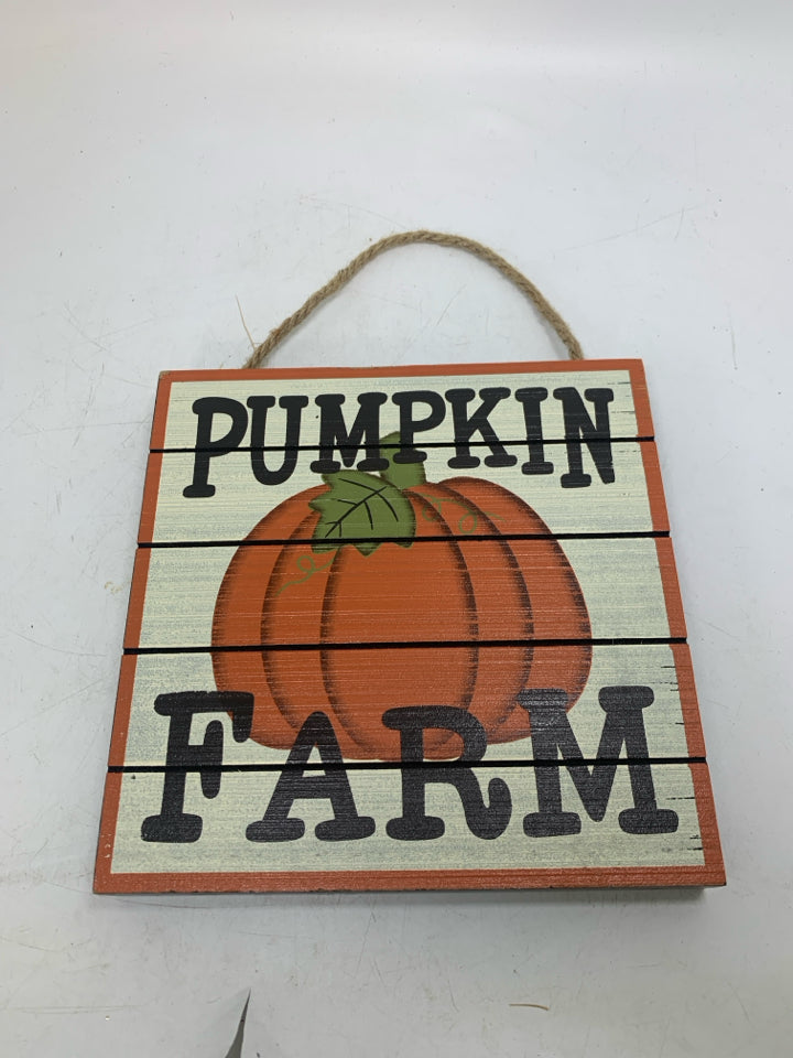PUMPKIN FARM HANGING SIGN.