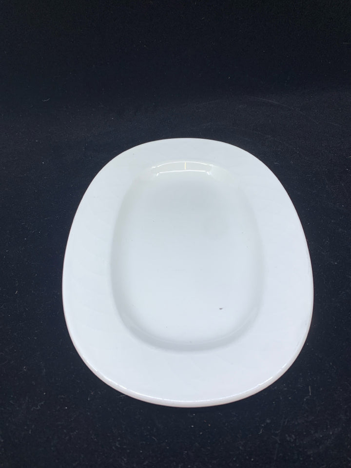 SMALL OVAL SERVING DISH.