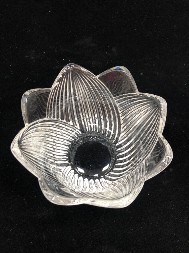 TULIP SHAPED CUT GLASS BOWL.