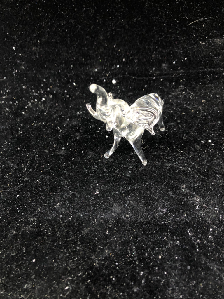 DELICATE GLASS ELEPHANT.