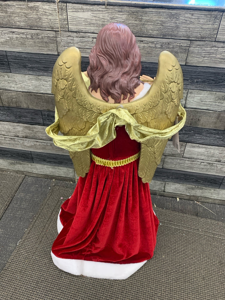LG CHRISTMAS ANGEL FIGURE W/TRUMPET.