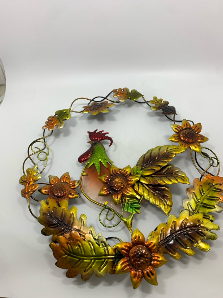 METAL SUNFLOWER W/ ROOSTER WREATH.