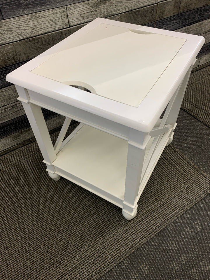 WHITE SIDE TABLE W REMOVABLE TOP.