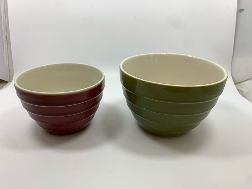2 CERAMIC RED & GREEN RIBBED BEEHIVE NESTING BOWLS.