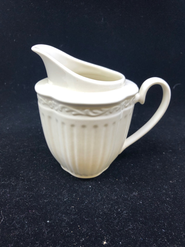 MIKASA CERAMIC CREAMER.