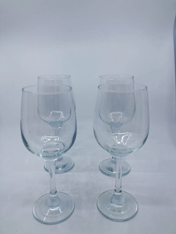 4 CLEAR GLASS WINE GLASSES.