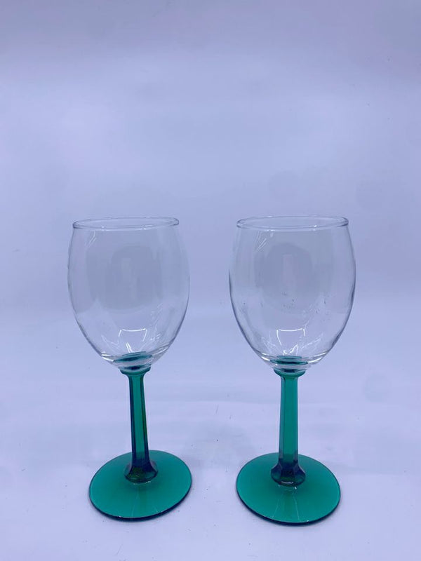 2 GREEN STEM WINE GLASSES.