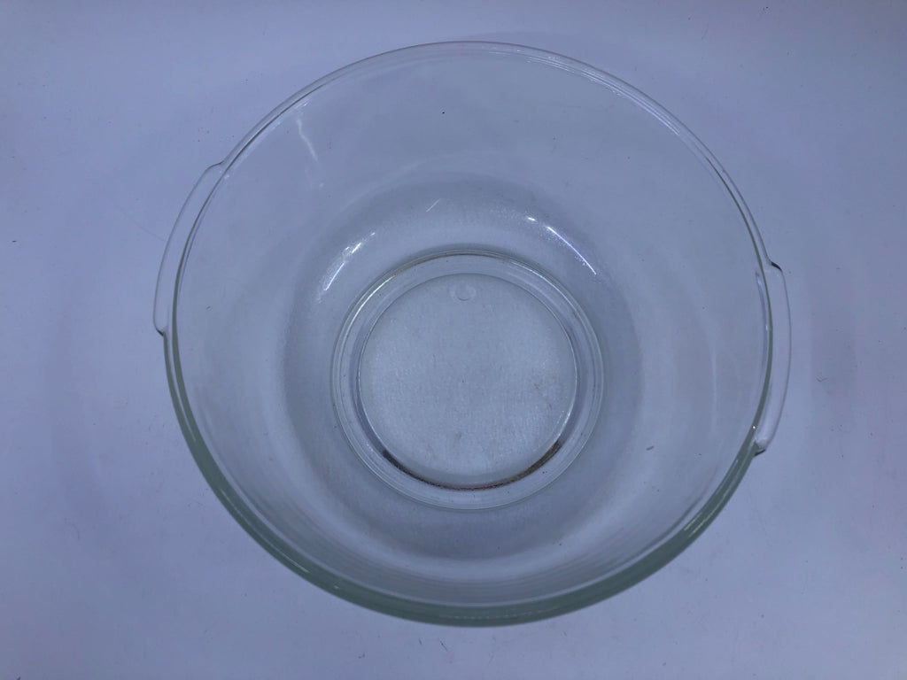 CLEAR MIXING BOWL W/ TEXTURED BOTTOM.