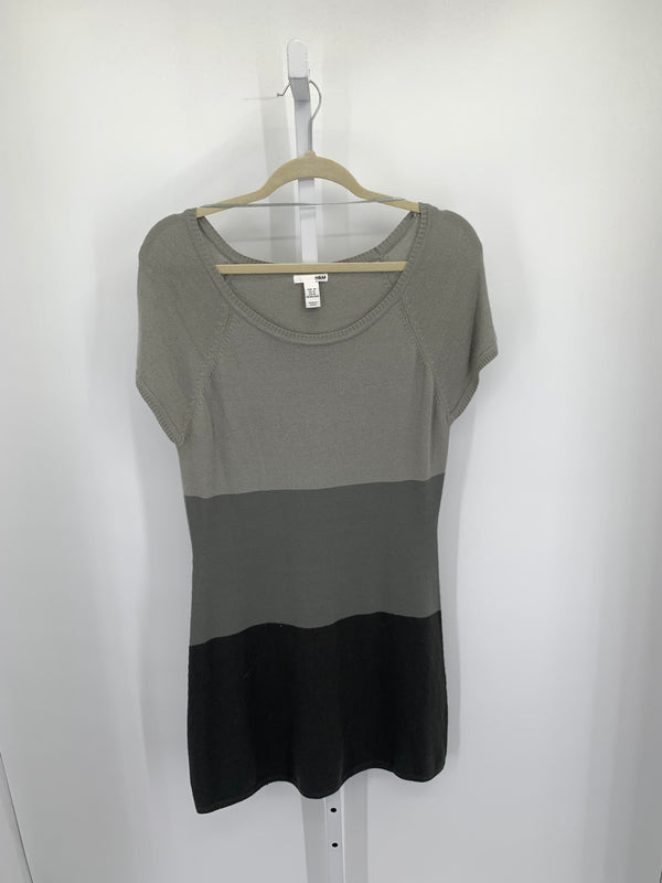 H&M Size Medium Misses Short Sleeve Dress