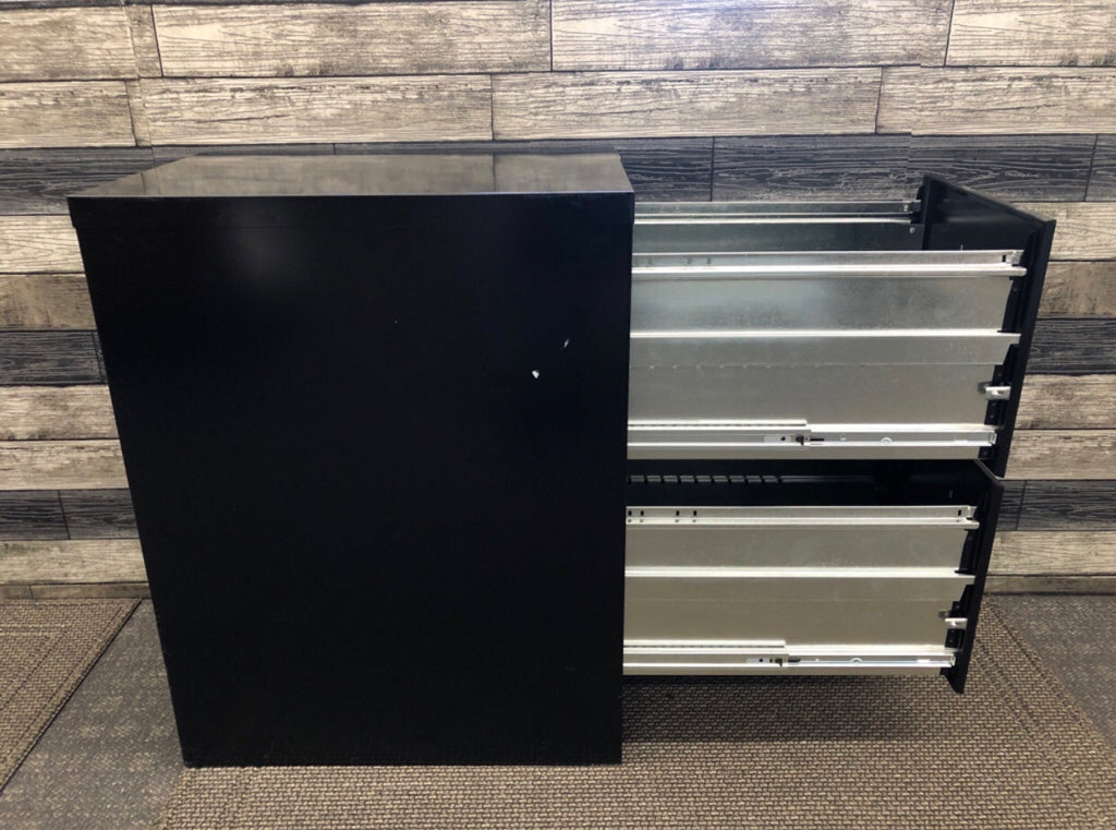 BLACK HEAVY FILE CABINET WITH LOCK.