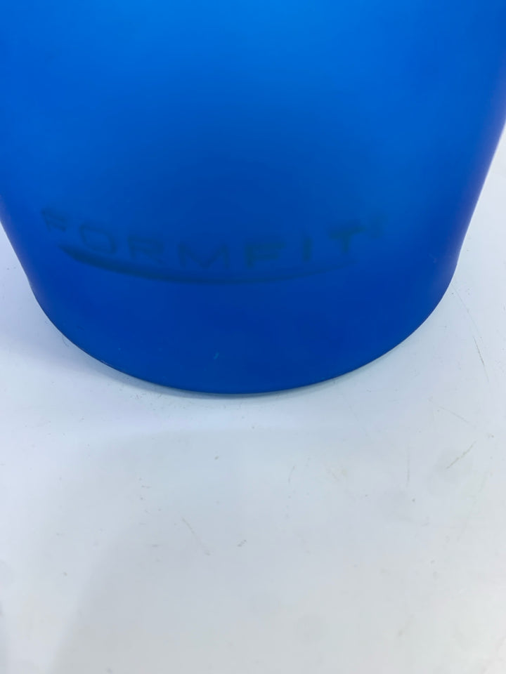 NWT FORMFIT TONE PLASTIC WATER BOTTLE.