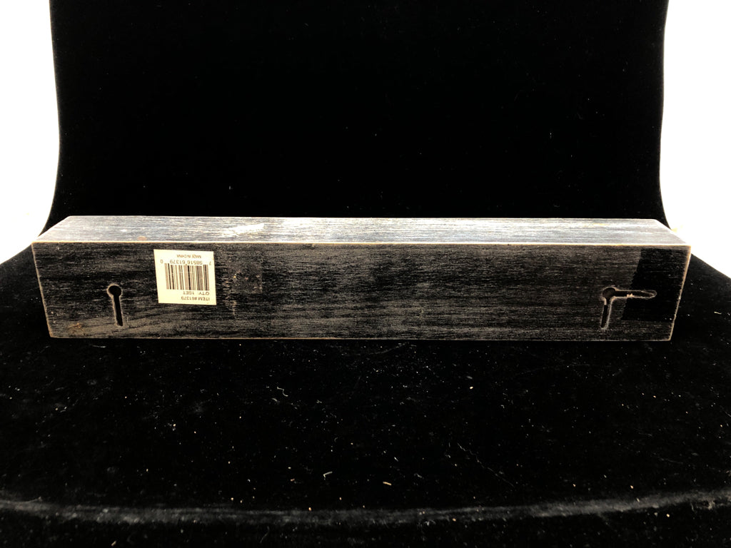 PRIMITIVE 8PC WELCOME BLOCK SIGN.