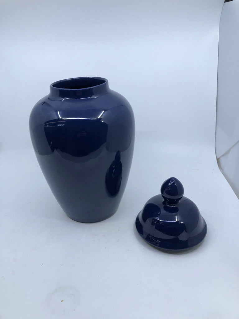 HAEGER NAVY BLUE URN W/LID.