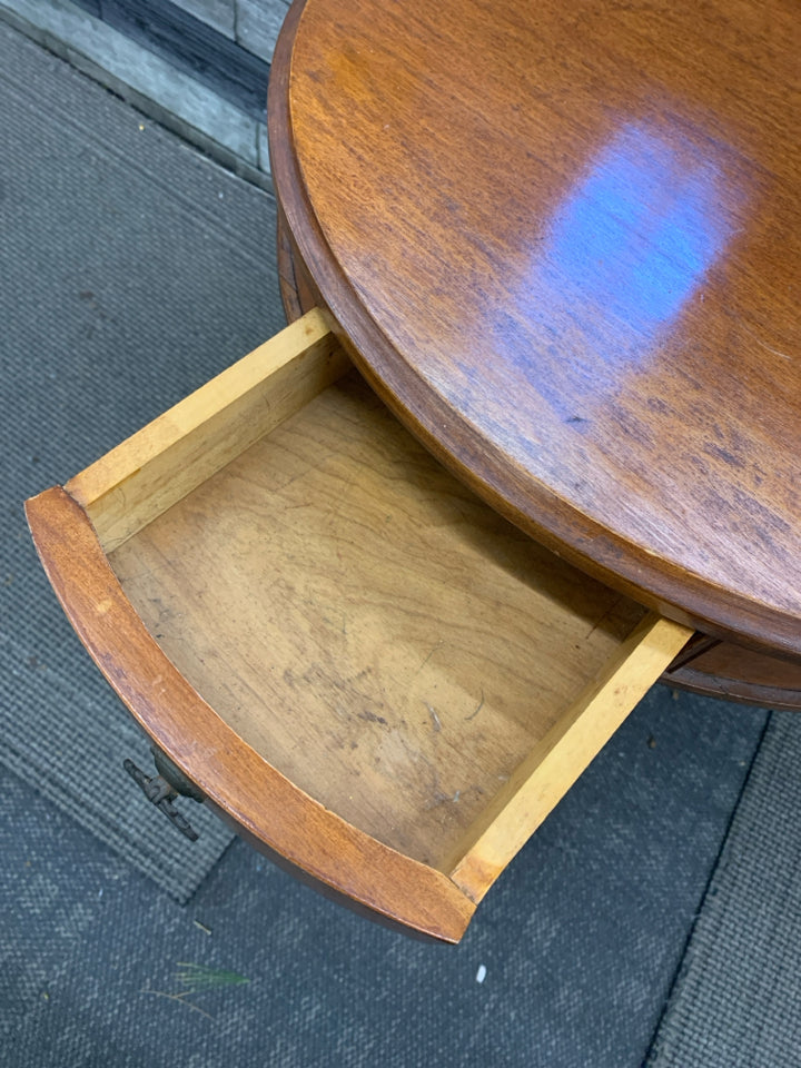 VTG ROUND END TABLE W/DRAWER.