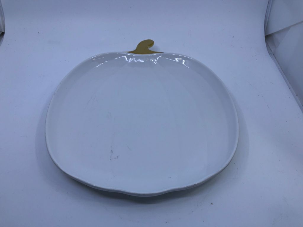 CERAMIC PUMPKIN SERVING PLATE, GOLD PAINTED STEM.