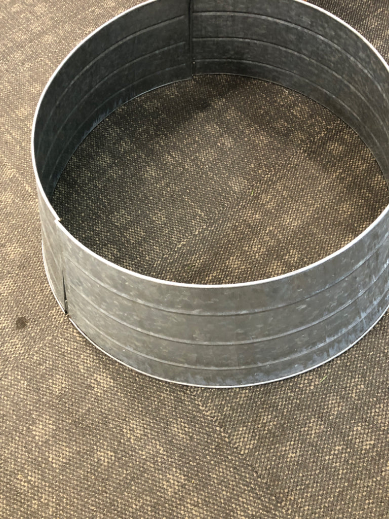 GALVANIZED CHRISTMAS TREE RING.