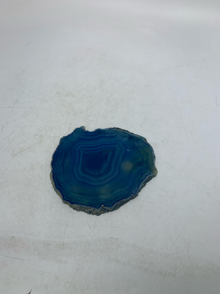 BLUE CRYSTAL SLICE TRIVET.