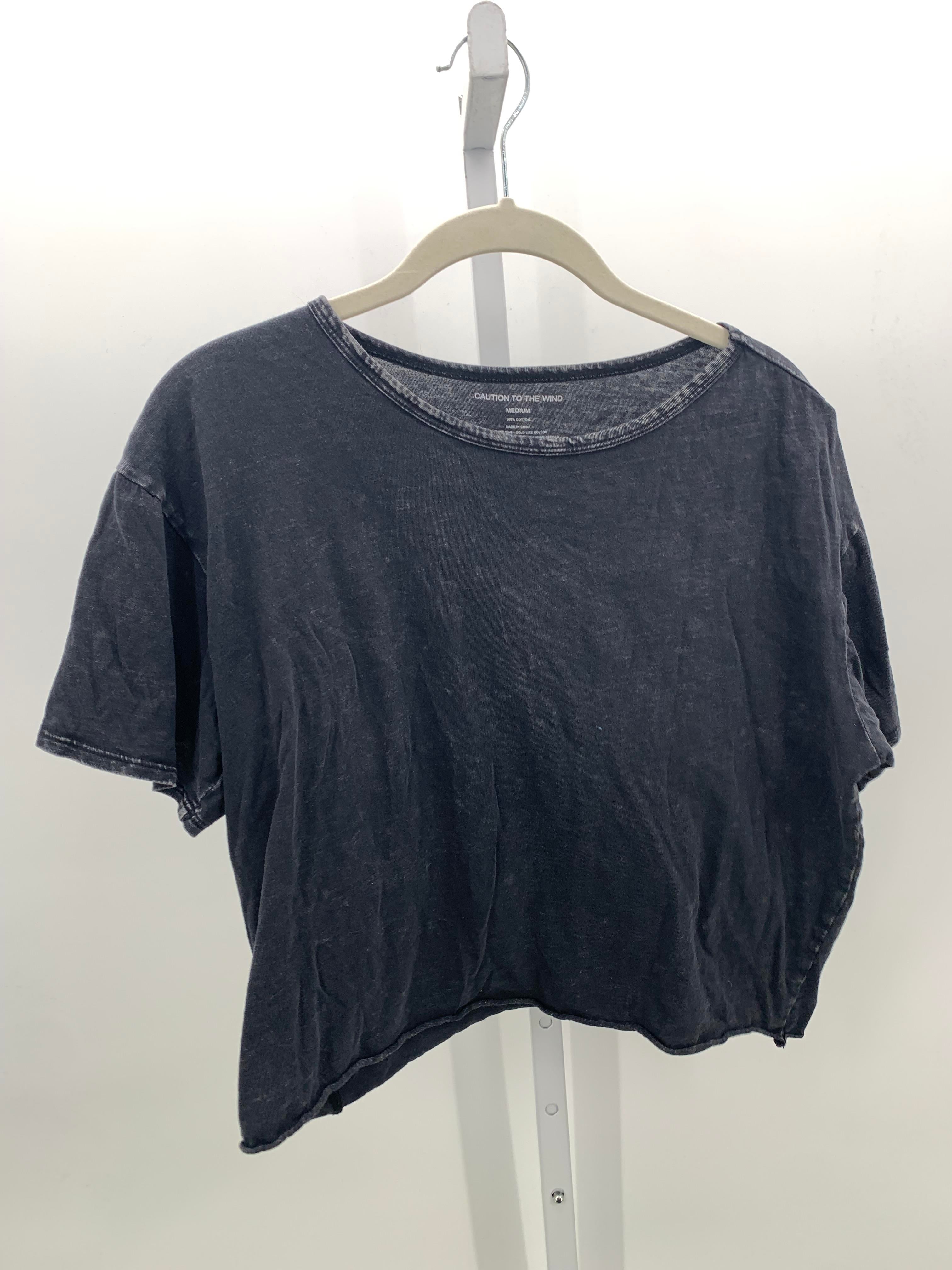 Size Medium Juniors Short Sleeve Shirt