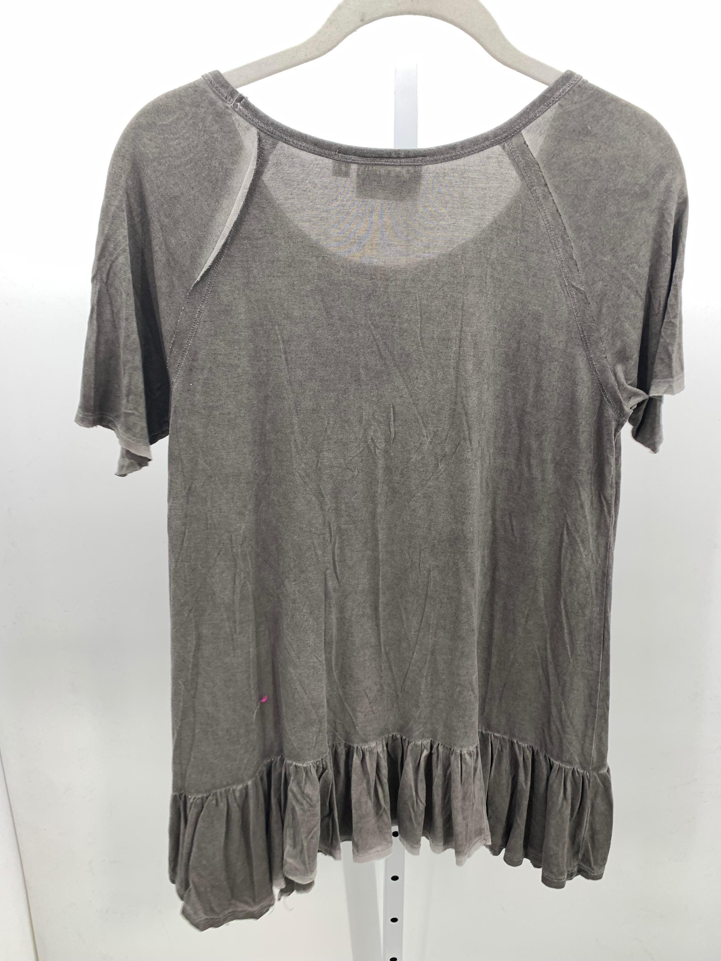 Size Medium Misses Short Sleeve Shirt