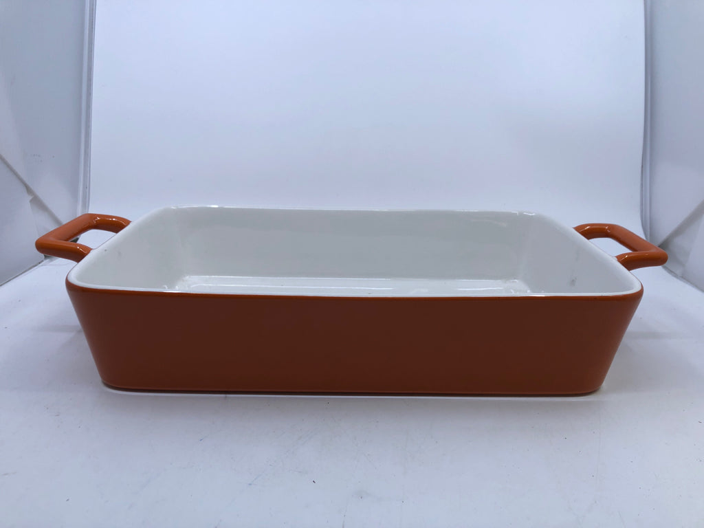 ORANGE RECTANGLE BAKING DISH W/ HANDLES.