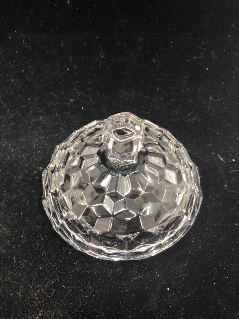 FOOTED DIAMOND PATTERN CANDY DISH W LID.